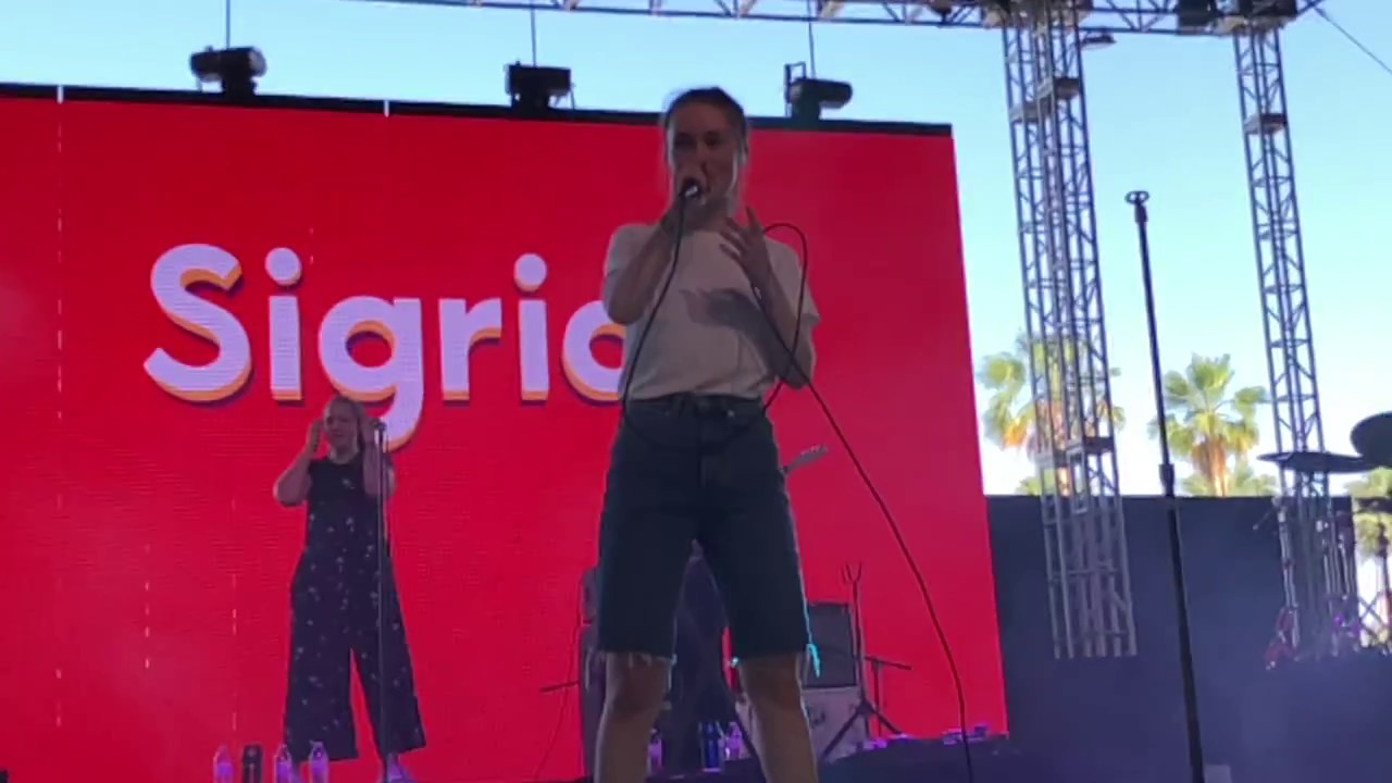 Sigrid - i don&rsquo;t  buy it- Live at Coachella 2018 - Weekend 1