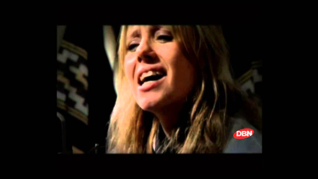 Lucia Ceresani - De la Huella Larga  (Oficial)