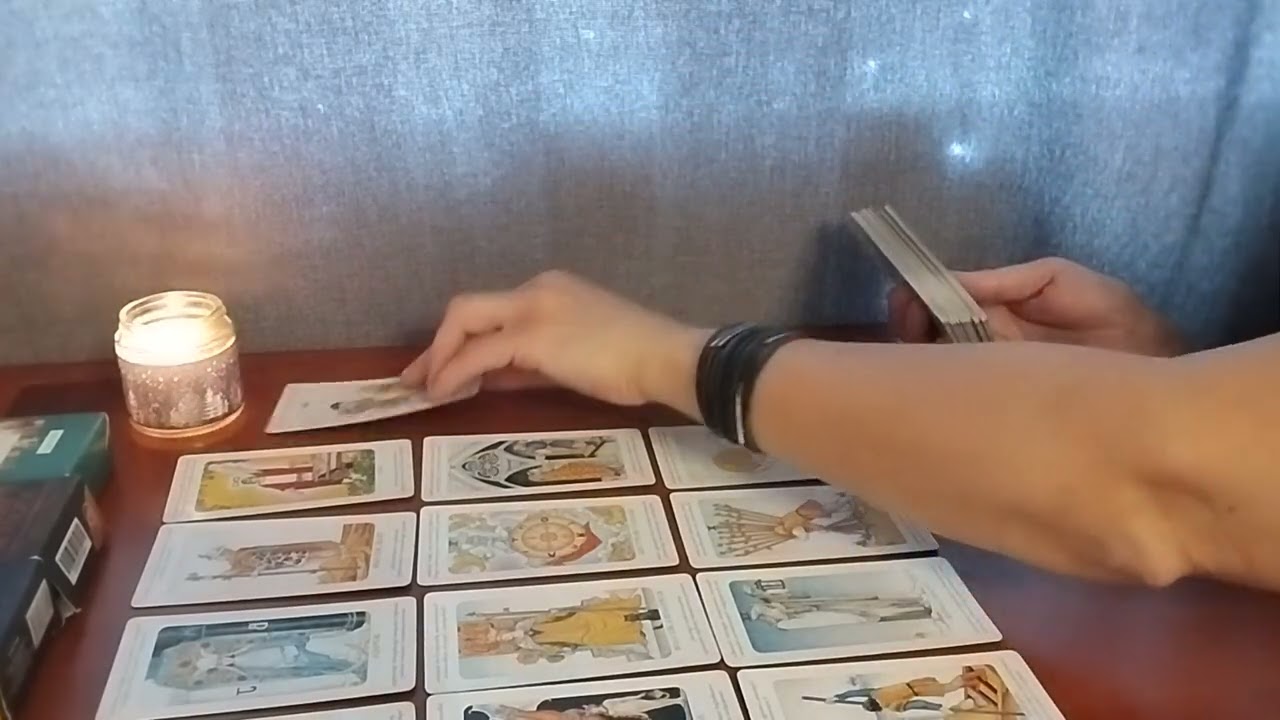 ✅ Чей-то нерешительный обожатель вышел на связь, девочки. ❤️‍🩹 Расклад из Потока. ✨✨✨