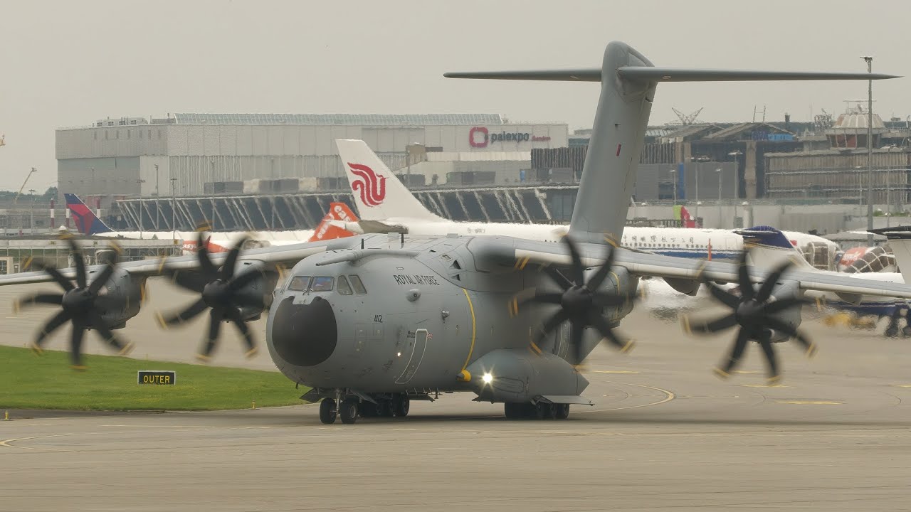 4K | Royal Air Force Airbus Atlas C1 ZM412 landing & takeoff at Geneva/GVA/LSGG