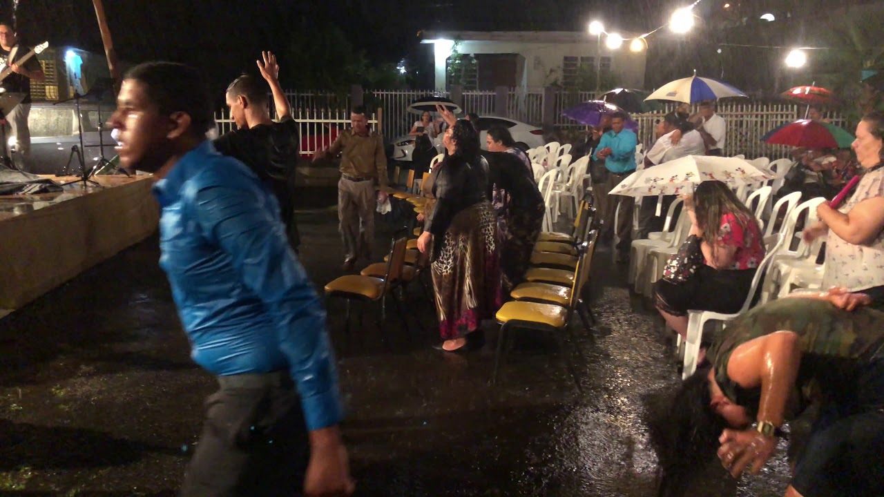MINISTRANDO BAJO LA LLUVIA | EMILY PEÑA | @emilypena