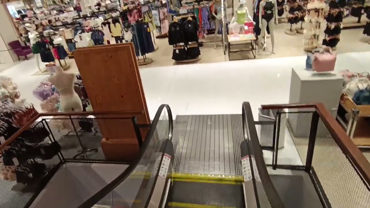 Central EastVille Escalators 3F_G