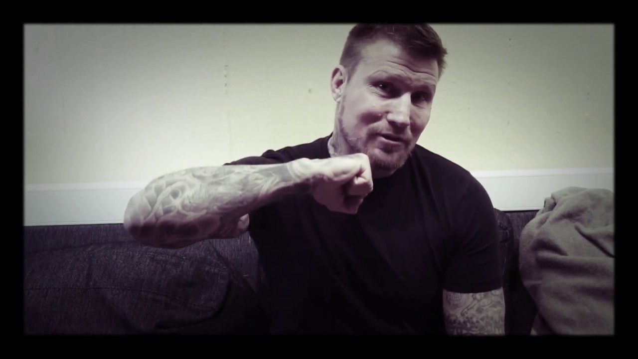 Jarkko Stenius - Oikea koukku osui mua päähään...