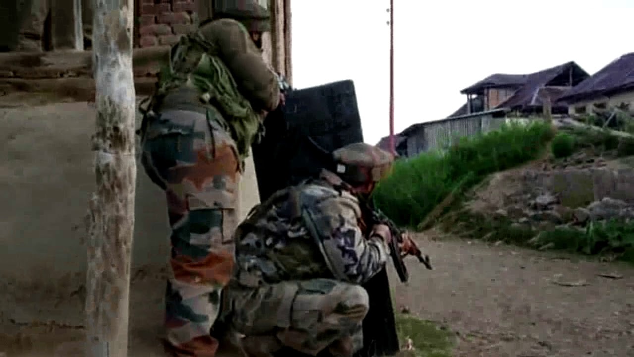 Indian Army on Its Duty at Srinagar in Jammu and Kashmir - Live Video