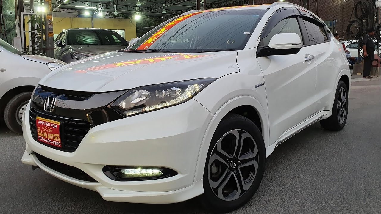Honda Vezel Hybrid Z Sensing 2016 Review - Interior and Exterior Details