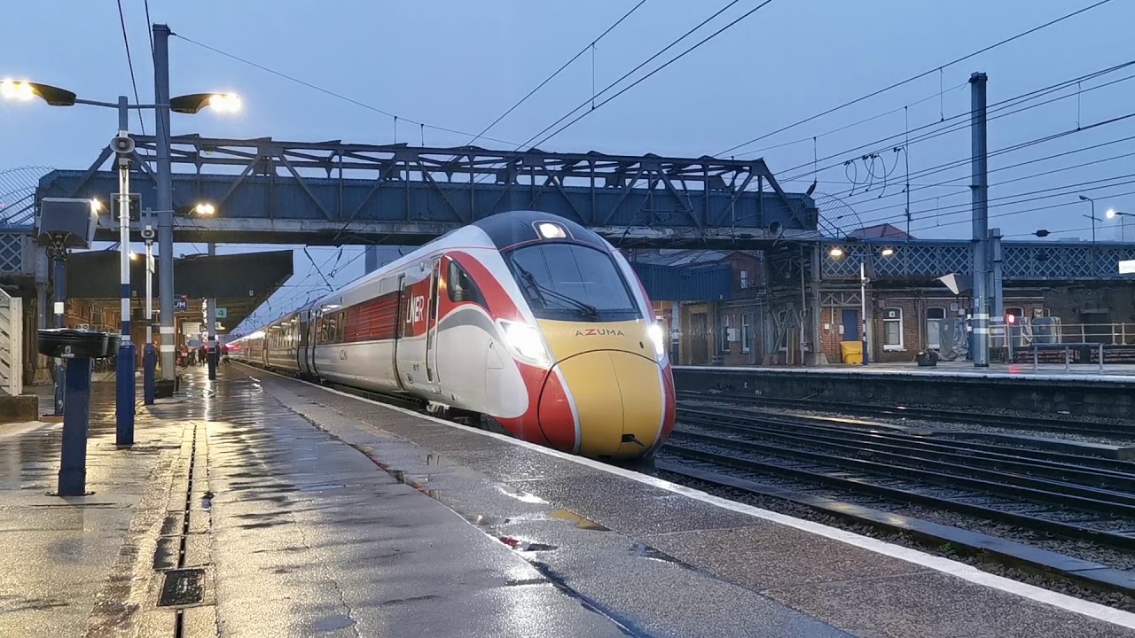 LNER 800107 departing Doncaster on diesel mode with 3 tone 23/11/19