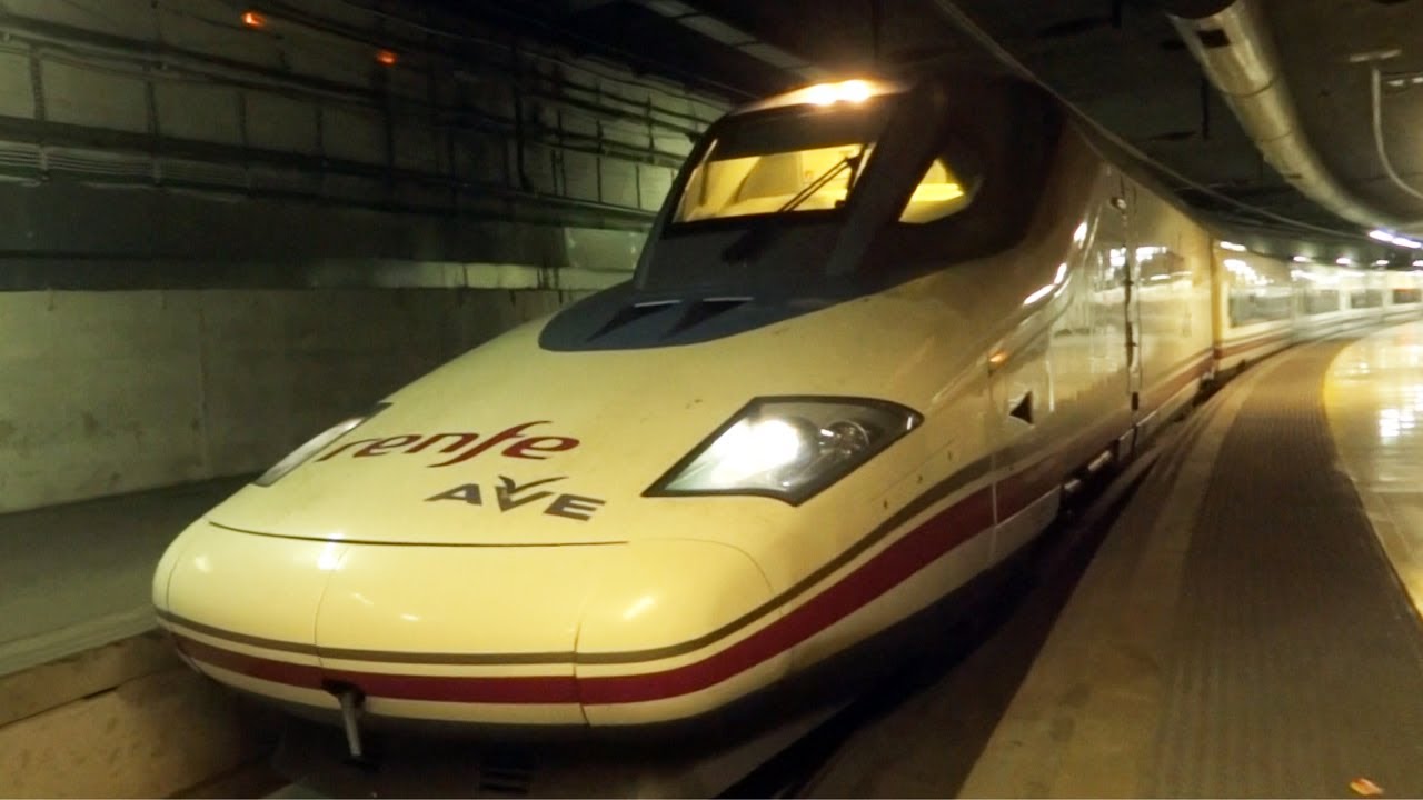 Salida AVE Talgo 350 renfe 112 - Barcelona Sants - 2013
