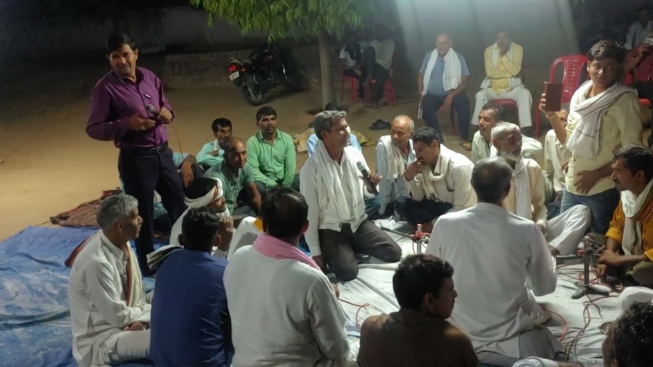 महीना 10 दस बीत गए है फाग गायक रविंद्र सिंह मोहन का पुरा