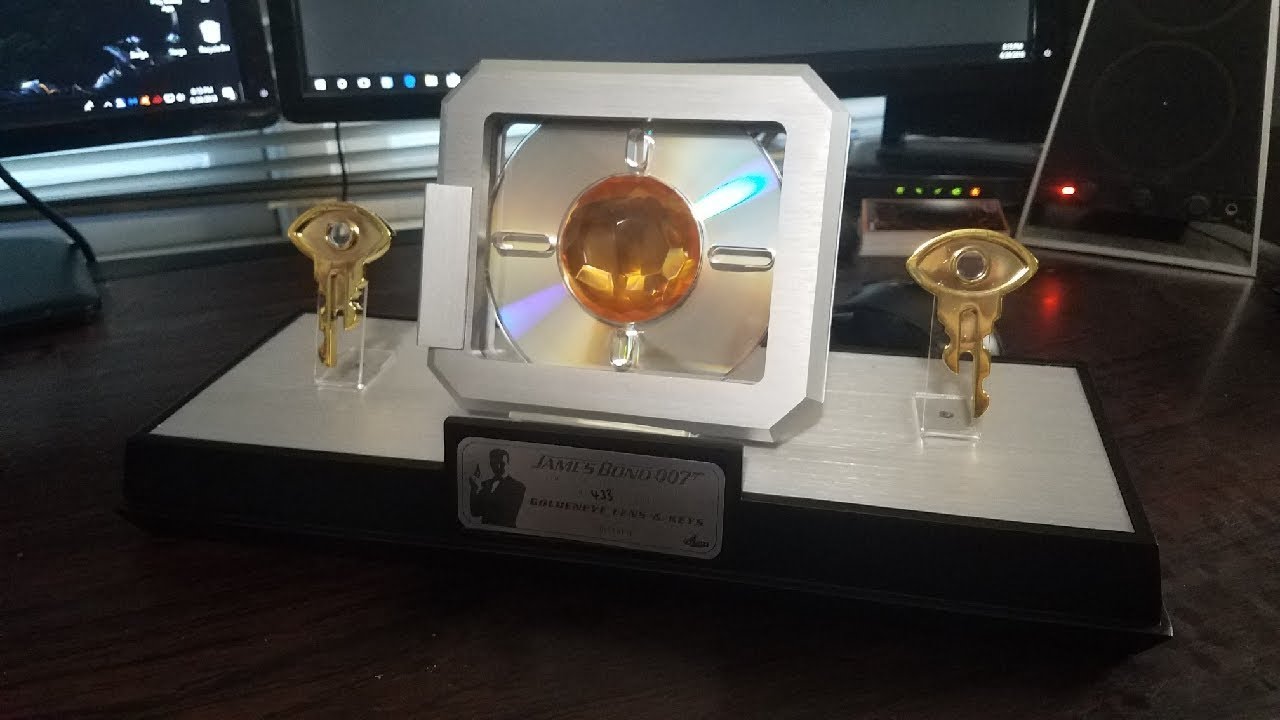 James Bond Goldeneye Device Prop Replica Unboxing!