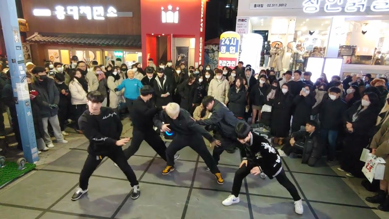 SATURDAY [STREET ARTIST] WIT. HONGDAE BUSKING.