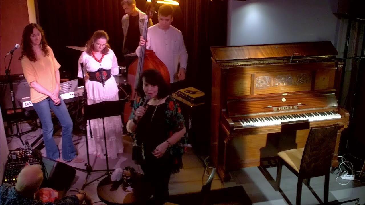 Julia Amirova Trio feat. Iwona Karcz-Wojnarowska