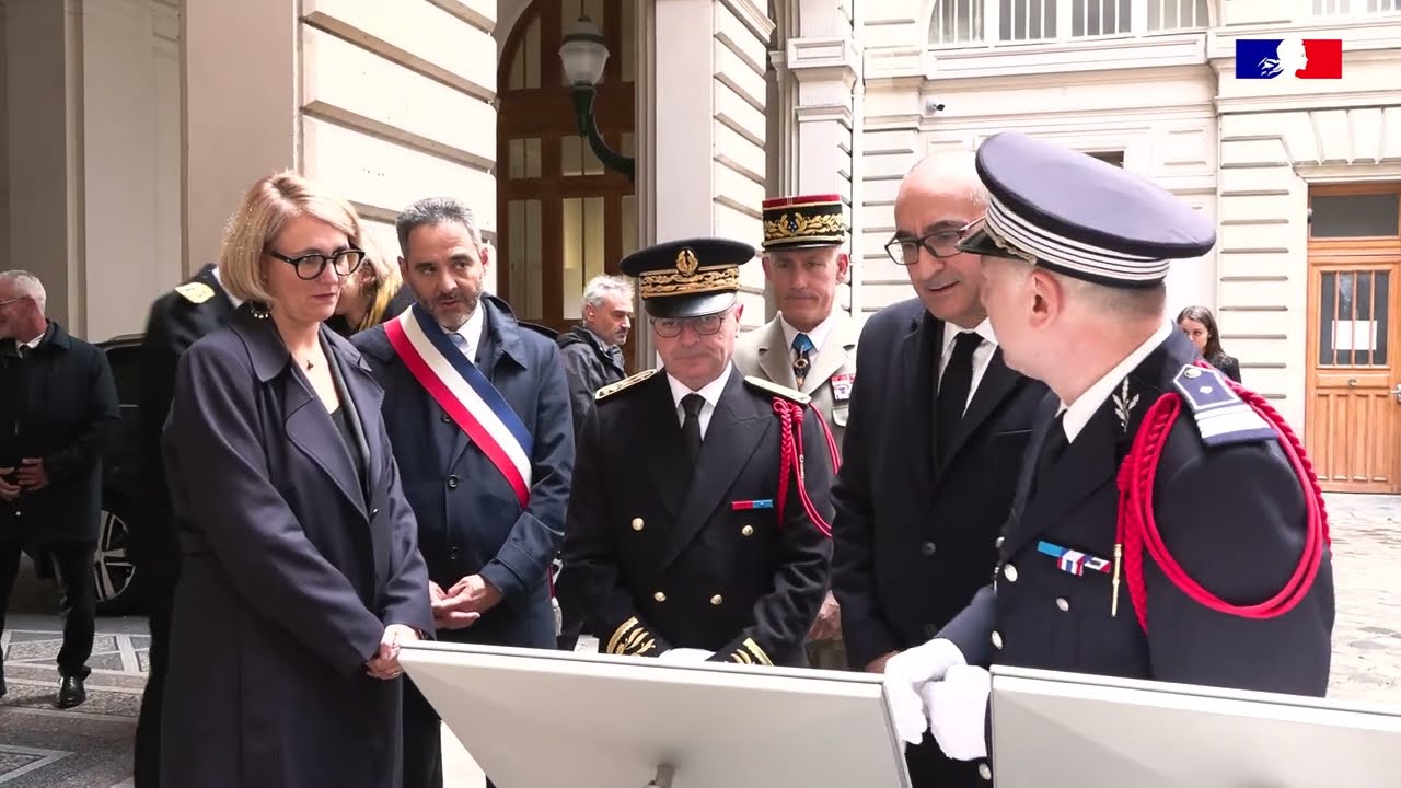 C&eacute;r&eacute;monie d'installation du nouveau pr&eacute;fet de Police pr&eacute;sid&eacute;e par le ministre de l'Int&eacute;rieur