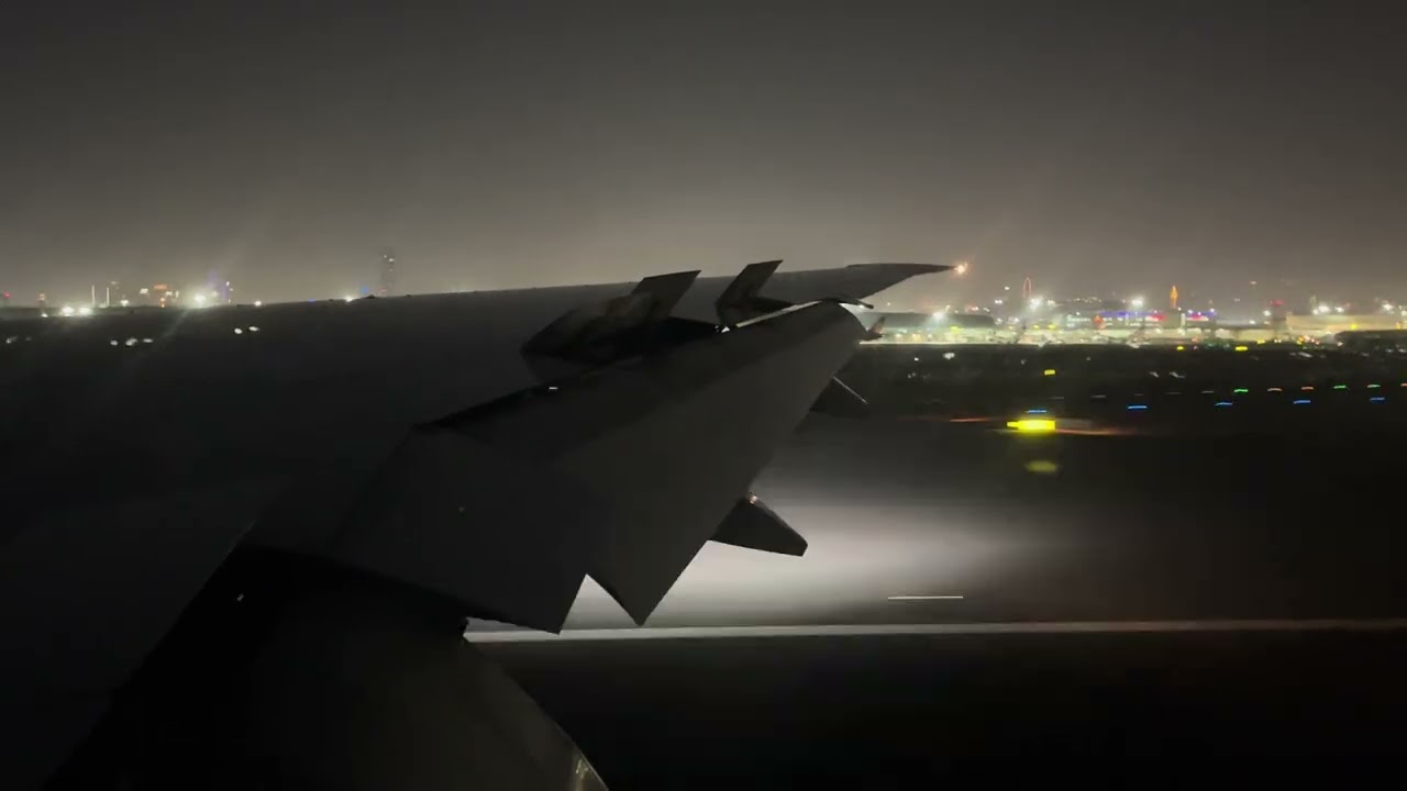 Emirates Boeing 777-300 landing in Dubai