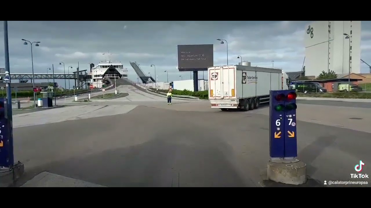 Îmbarcare pe feribotul Rodby -Puttgarden, Danemarca-Germania
