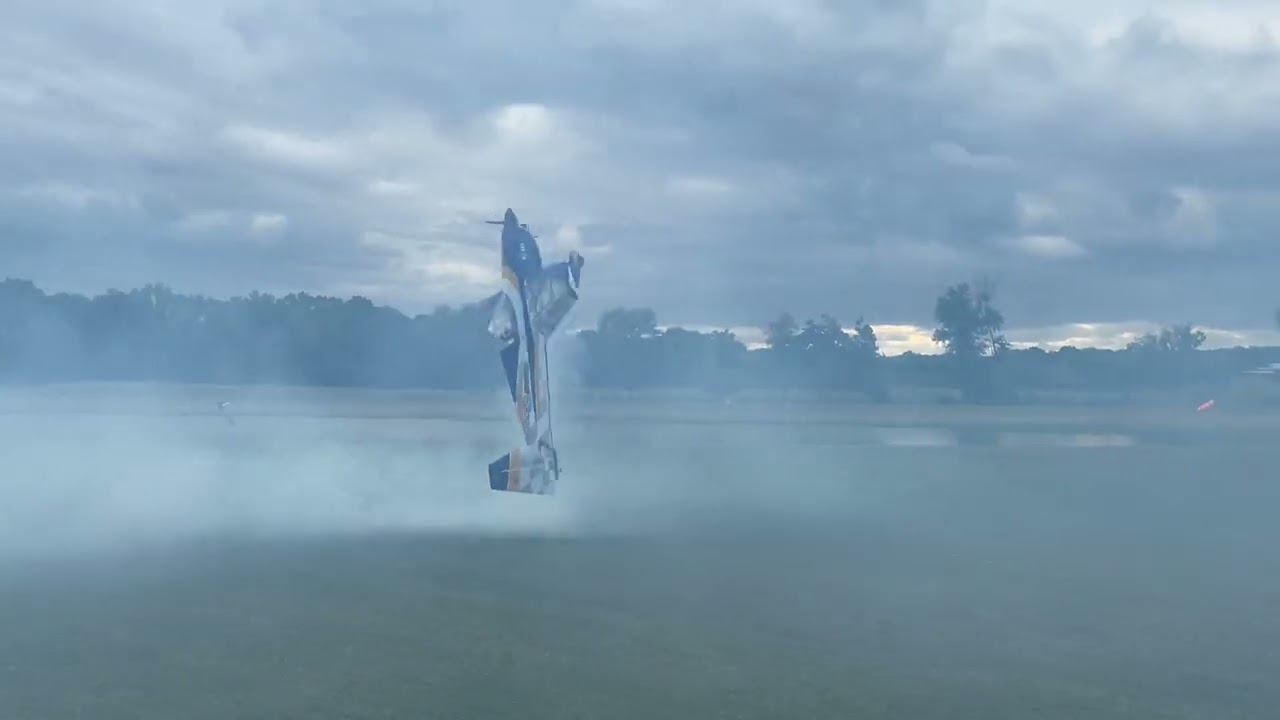 Extreme Flight 114” Slick with DA200