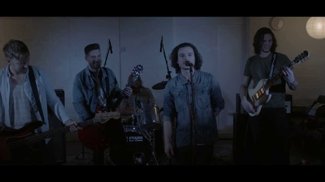 Bluehearts -  In Session with Stop Drop Robot