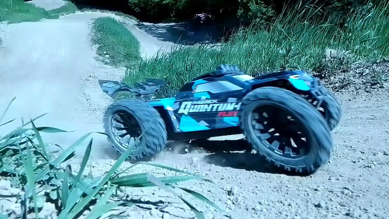 3S (11,1V) off-raod drive, with jumps. Quantum Flux , Maverick.