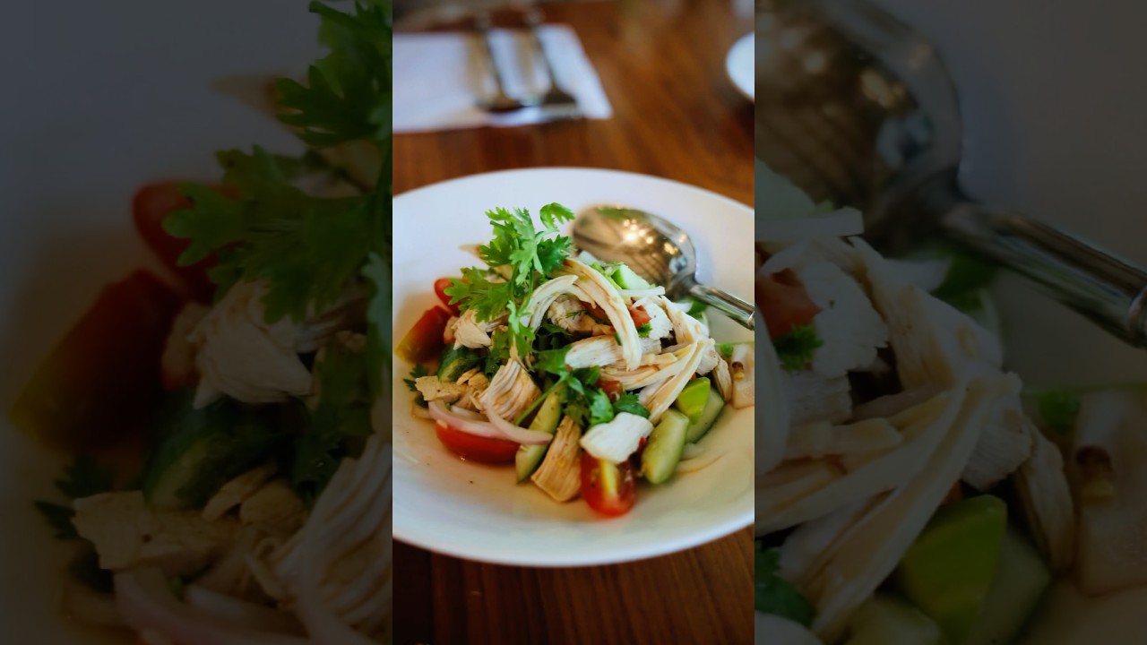 LUNCHTIME IN YANGON📍The Round House #lunchtime #lunchtimeideas #yangon #yangonrestaurant #myanmar