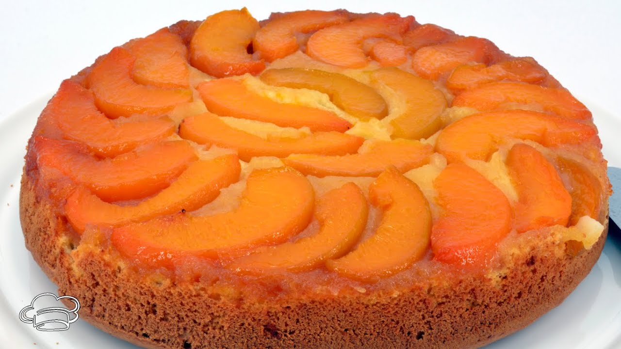 Pastel de melocotón en almíbar con caramelo casero