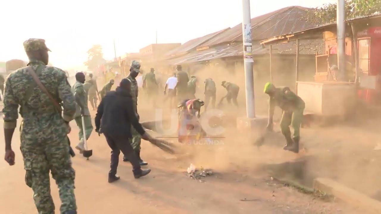UPDF COMMENCES CLEANING TOWNS IN BUGIRI DISTRICT AS PREPARATION FOR TAREHE SITA DAY.
