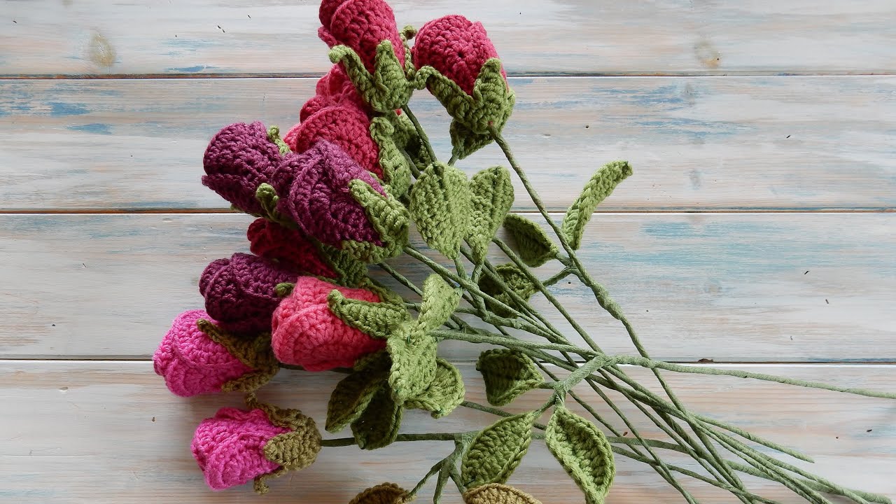 How To Crochet a Rose - Yarn Scrap Friday