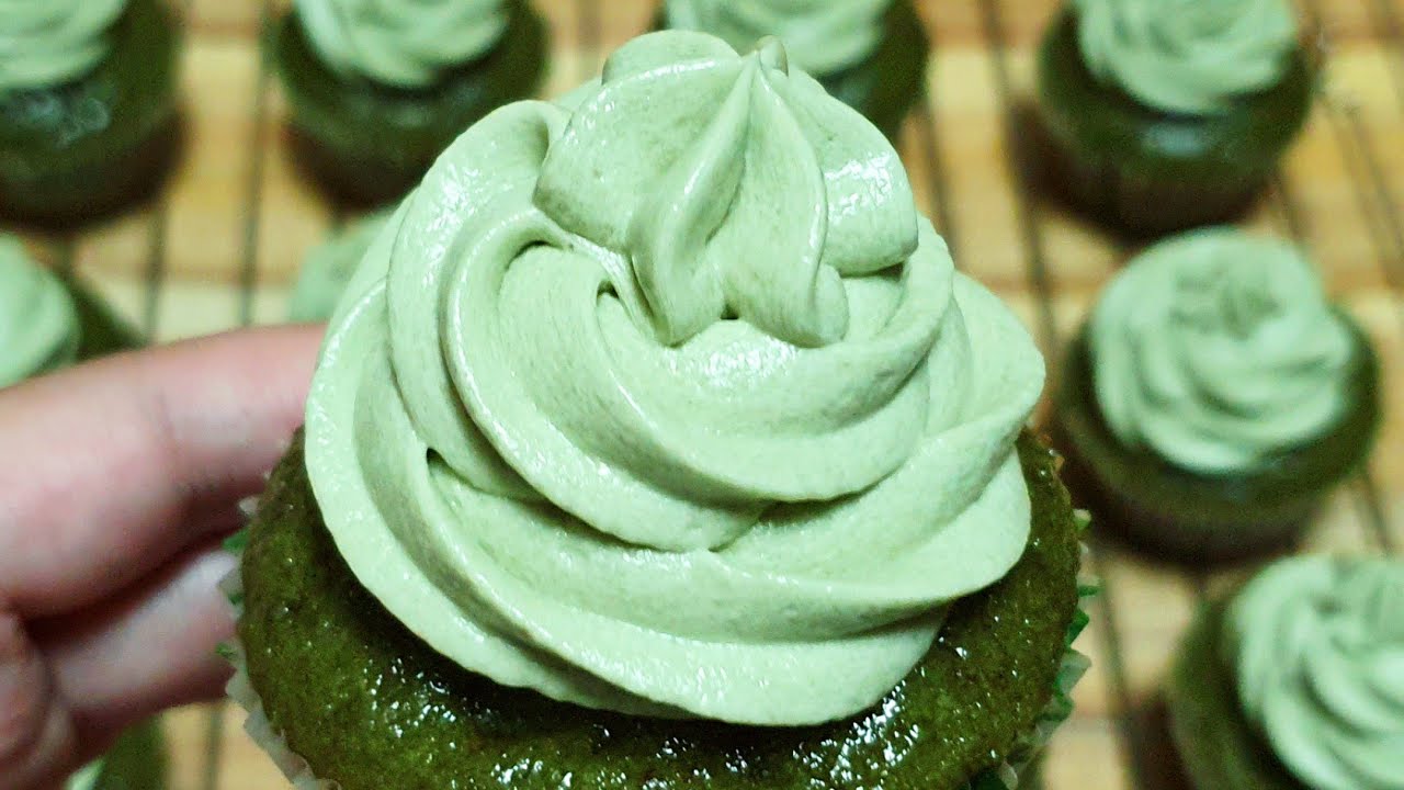HOW TO MAKE MATCHA CREAM CHEESE FROSTING