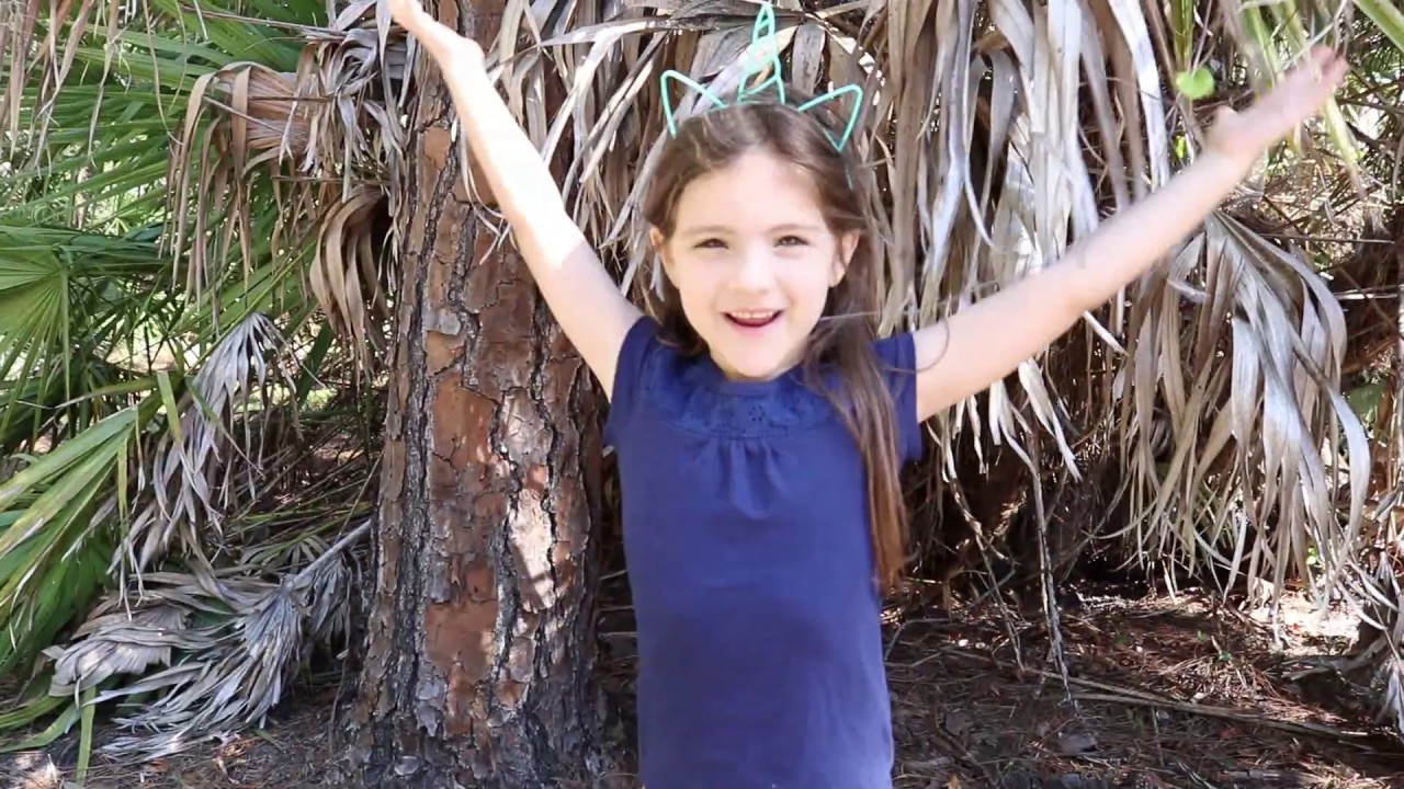 Playing at the park| PLAYGROUND| KIDS SWING| OUTSIDE JUNGLE GYM| FUN SLIDE| KIDS FUN| FAMILY