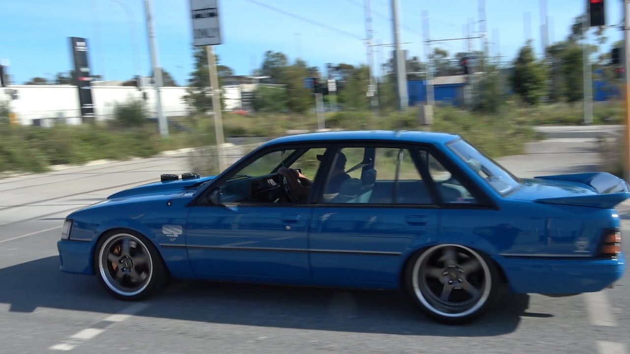 Angry sounding cars cane it leaving car show Sydney, Go logistics, SMC event