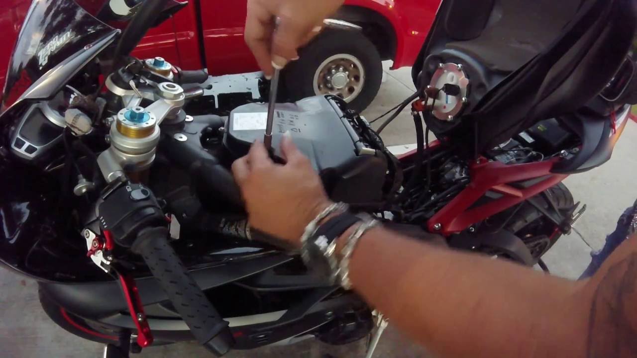 2015 Triump Daytona 675-R k&n air filter