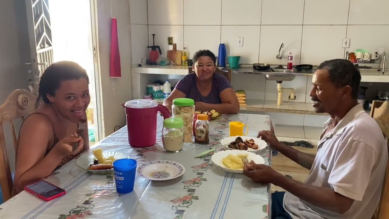 Almoço em família do sábado tava tudo uma delícia vejam 🤩