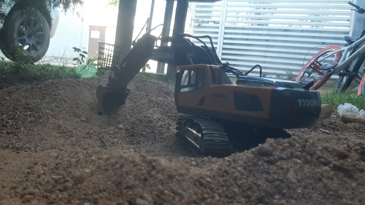 Escavadeira de controle remoto yigong 