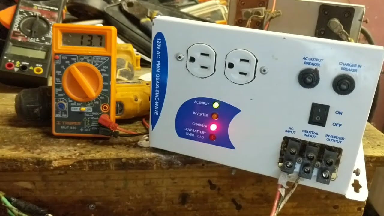 Porque Parpadea el bombillo de mi inversor