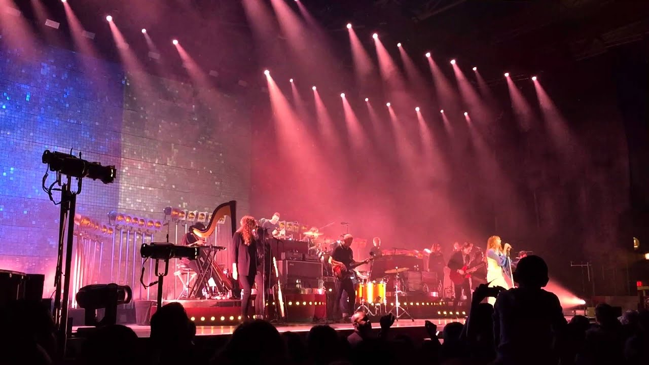 All You Need Is Love / I Love You All The Time - Florence + The Machine @ Paris