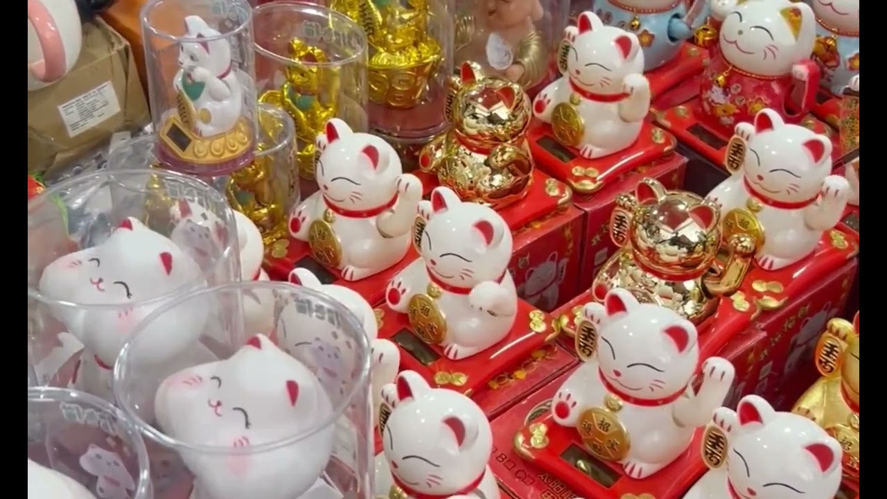 Maneki Neko (招き猫) 🐈 – The Lucky Japanese Cat 🐱