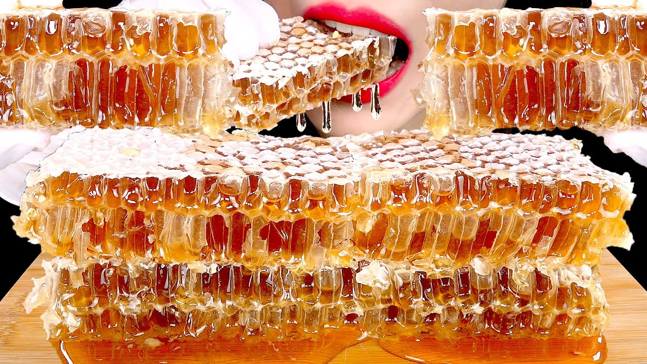 ASMR RAW HONEYCOMB 벌집꿀 먹방 MUKBANG EATING SOUNDS 咀嚼音 蜂の巣 ハニカム | ZOEY ASMR