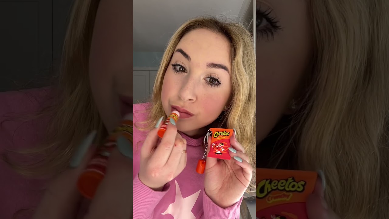 Бальзам для губ CHEETOS! 😋 #шорты #еда #макияж