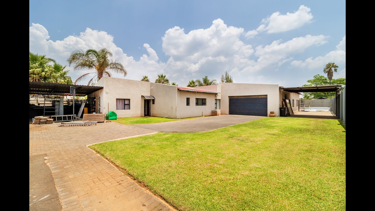 INVESTOR’S DREAM – PRIME LOCATION!