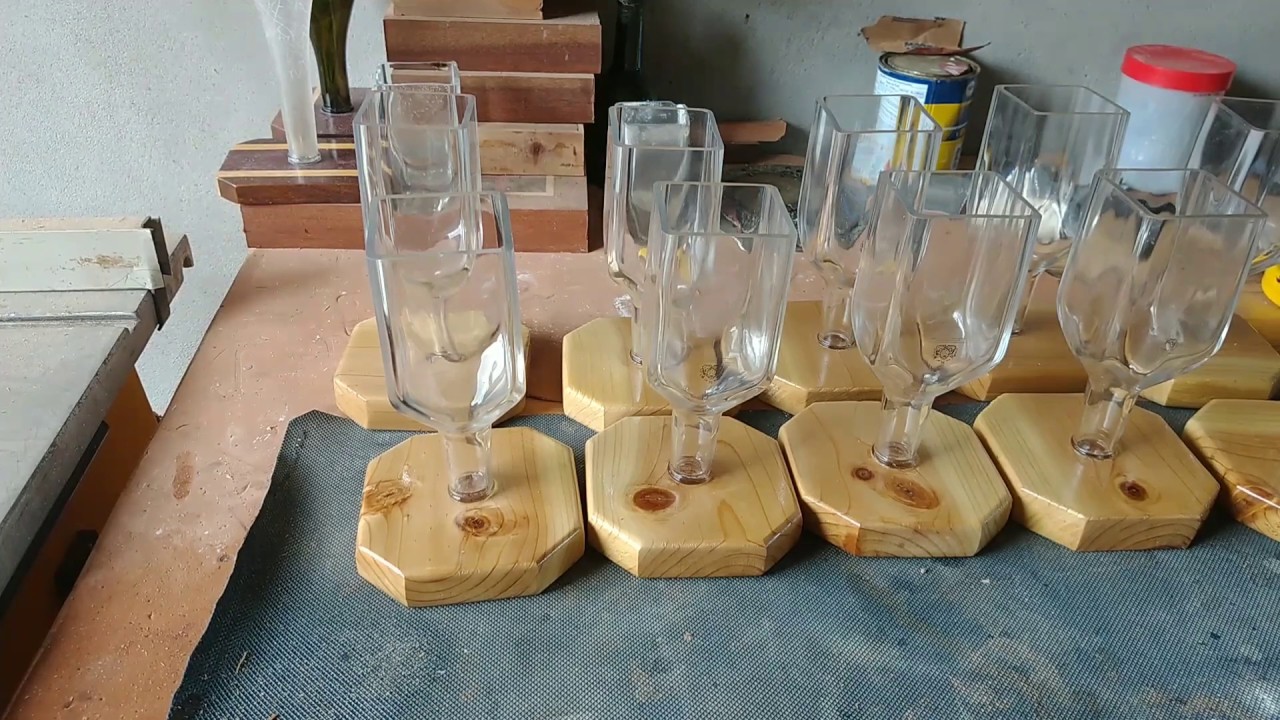 Gargalo de garrafa de vidro - olha a reciclagem