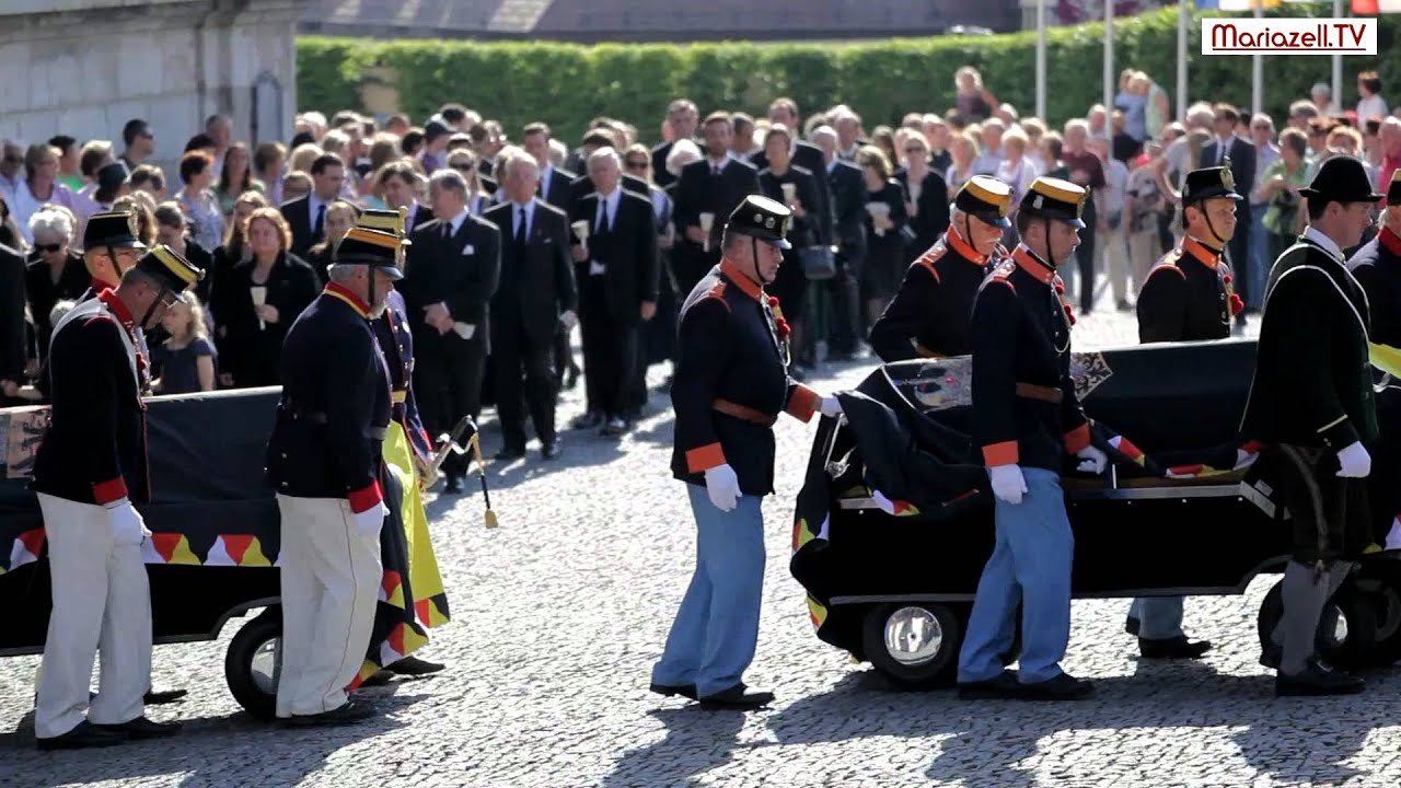 Trauerfeier um Dr. Otto von Habsburg in Mariazell - Empfang der Särge