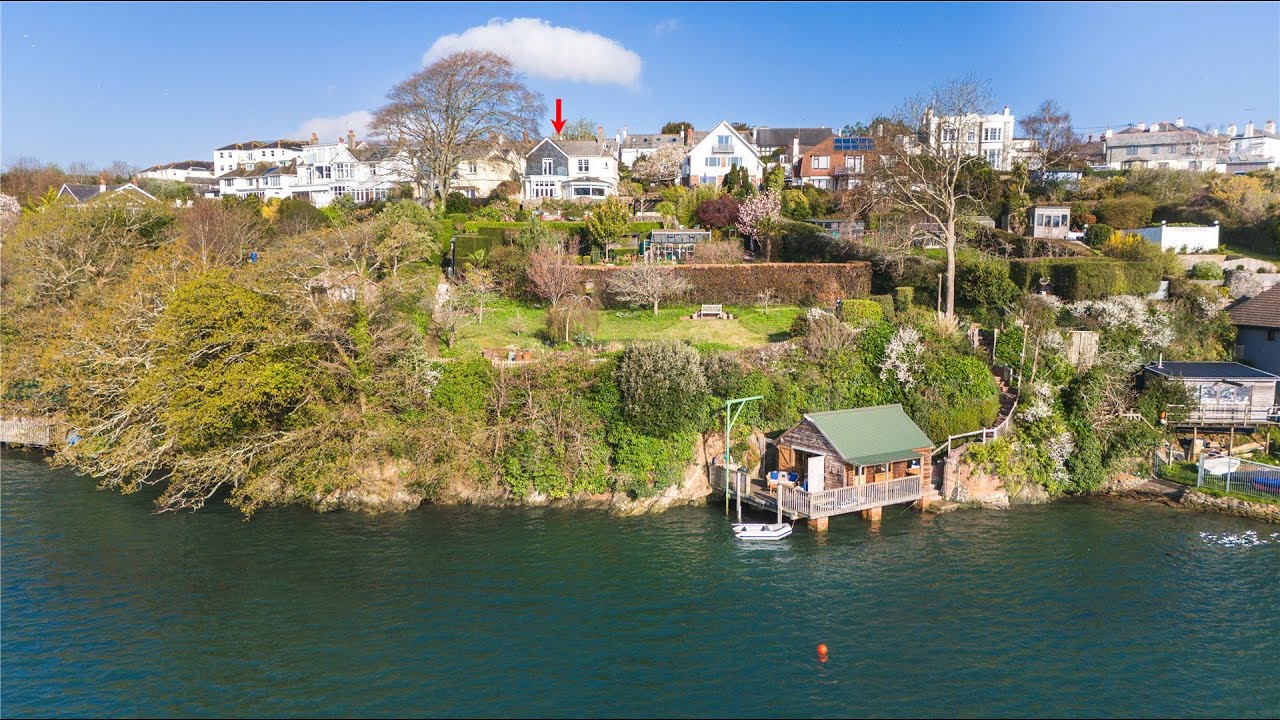 PROPERTY FOR SALE | Wellesley House, Saltash | BRADLEYS ESTATE AGENTS