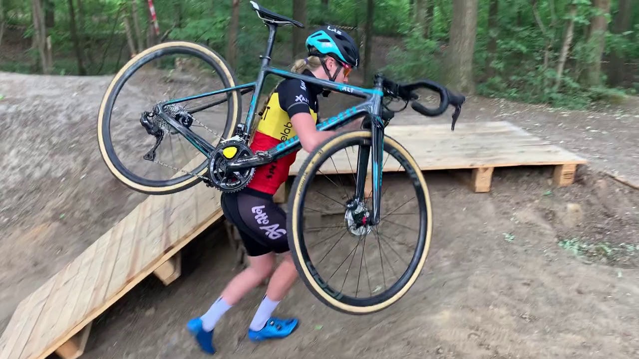 Basistechnieken veldrijden - beginners : door Suzanne Verhoeven (Dag van het Talent)