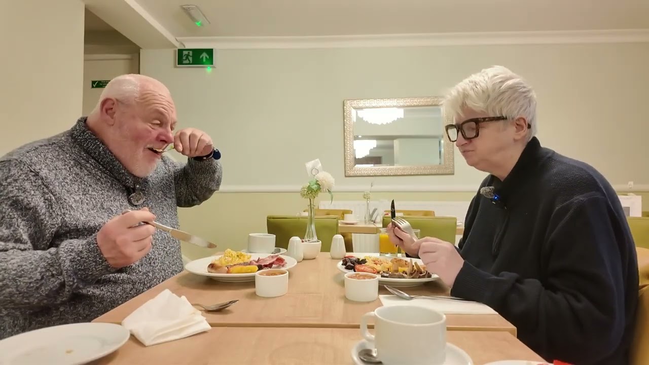 Autistic Bobbie & Fat Steve On Tour, Have a Lovely Breakfast in The Lakeland Kendal Hotel #kendal