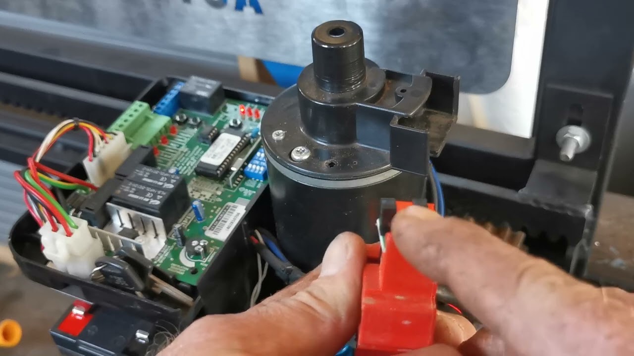 Gemini Gate Motor shaft encoder or pulse sensor
