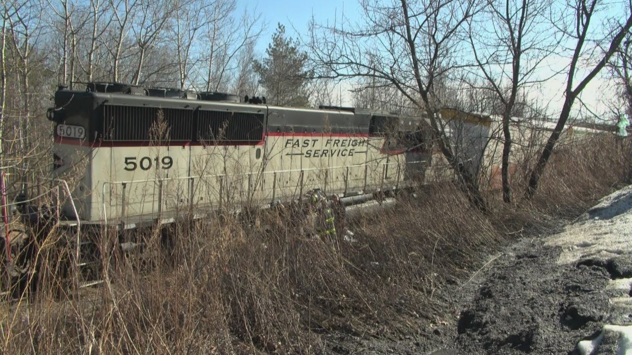 Train derails, spills fuel behind industrial park | 28/22 News