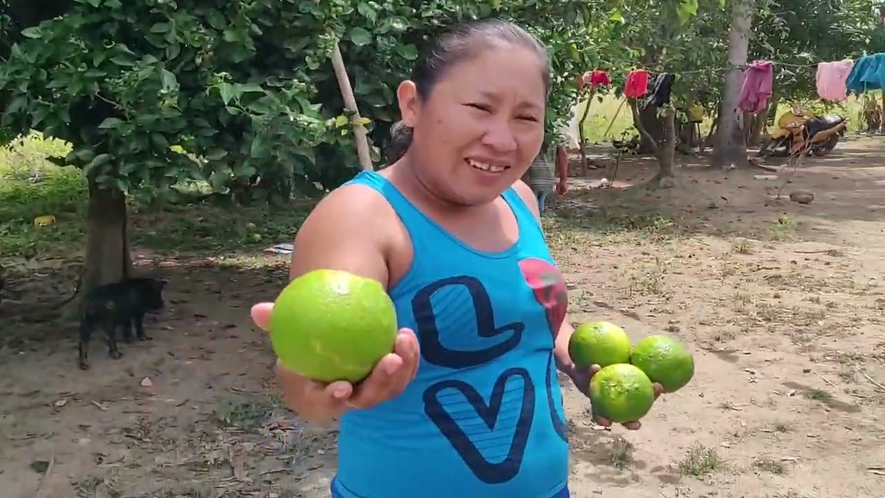 Picking fruits in an Amerindian Village in Guyana (Shulinab) | Leana Bradshaw #LeanafromGuyana