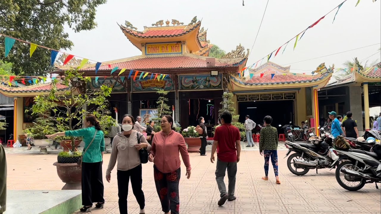 DINH ĐÁ NỔI GIỮA ĐỒNG CHÂU PHÚ AN GIANG
