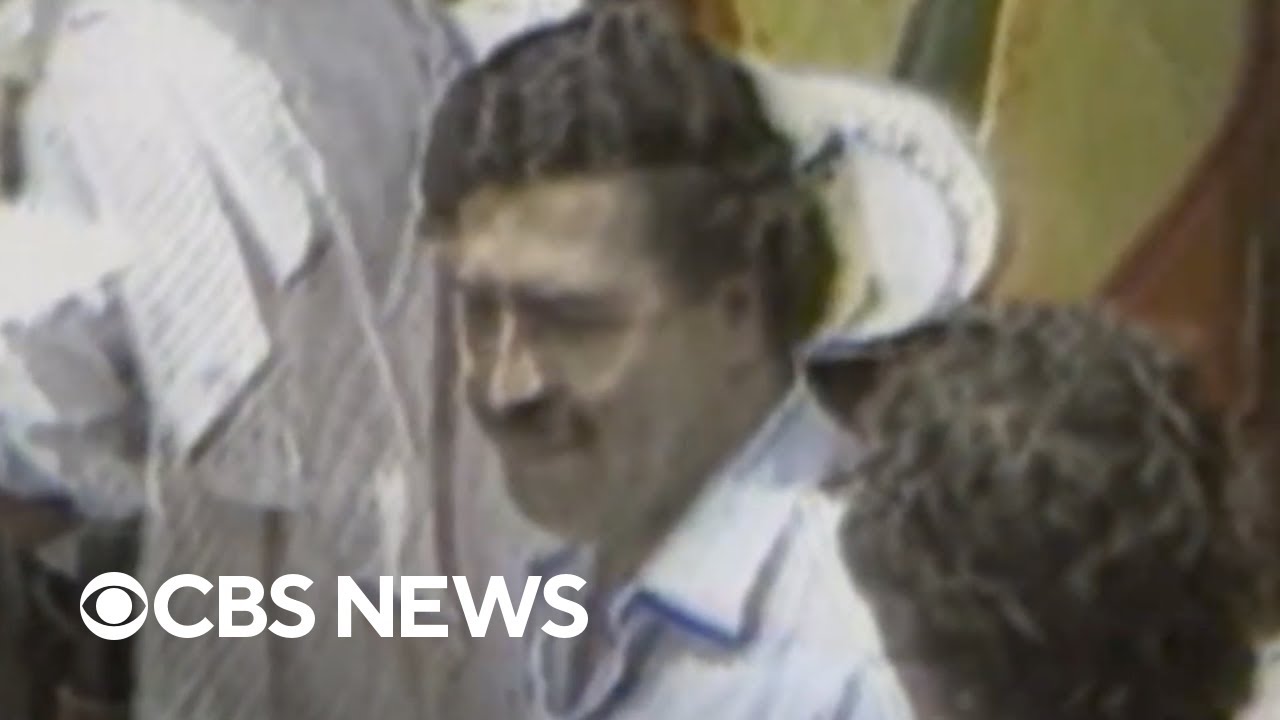 From the archives: Colombian drug lord Pablo Escobar killed in Medell&iacute;n