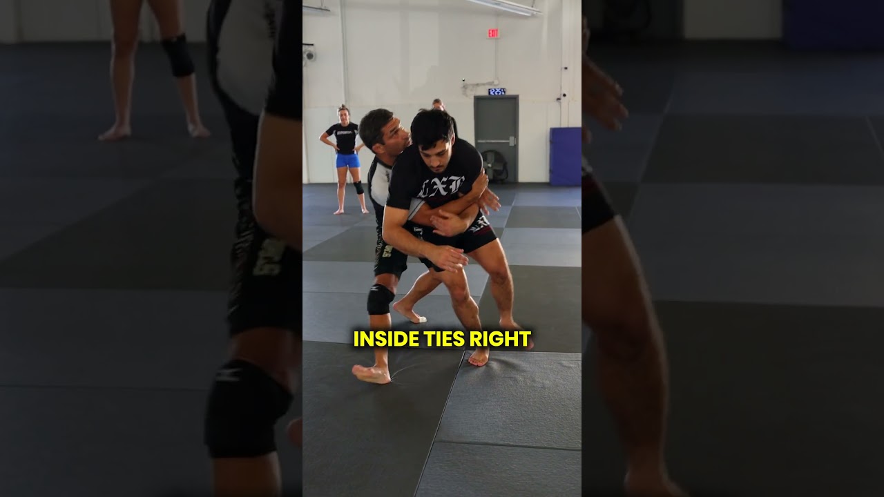 Wrestling Fundamentals! The DUCK UNDER 🤼&zwj;♂️ #grappling #wrestling #takedown