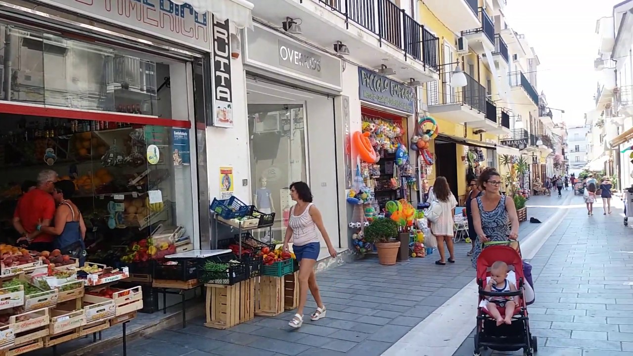 Passeggiata sul Corso di Santa Maria - Castellabate Cilento Italy