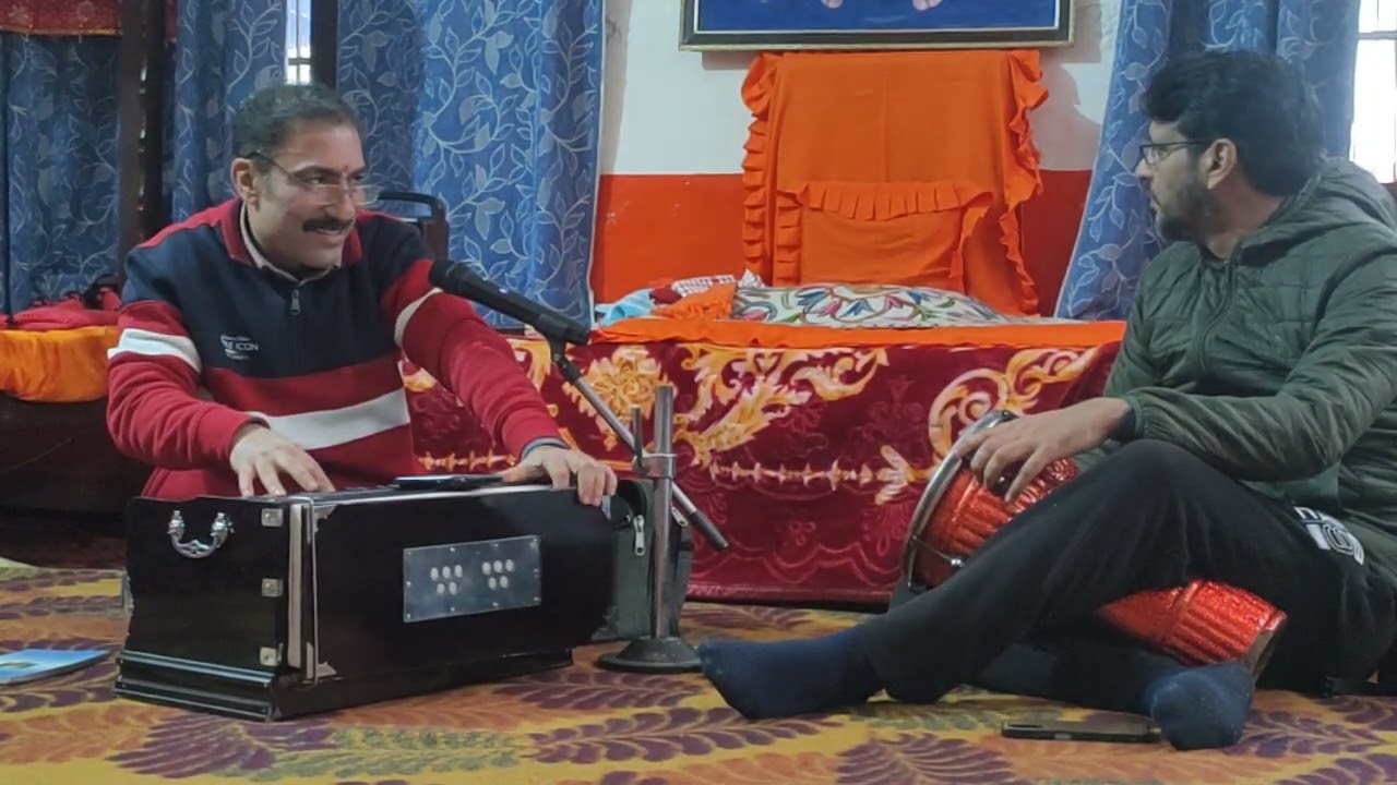 Bhajan sung by Dileep Kumar Tanha at Shri Swami svayamananda Ji Maharaj Ashram Muthi Jammu.
